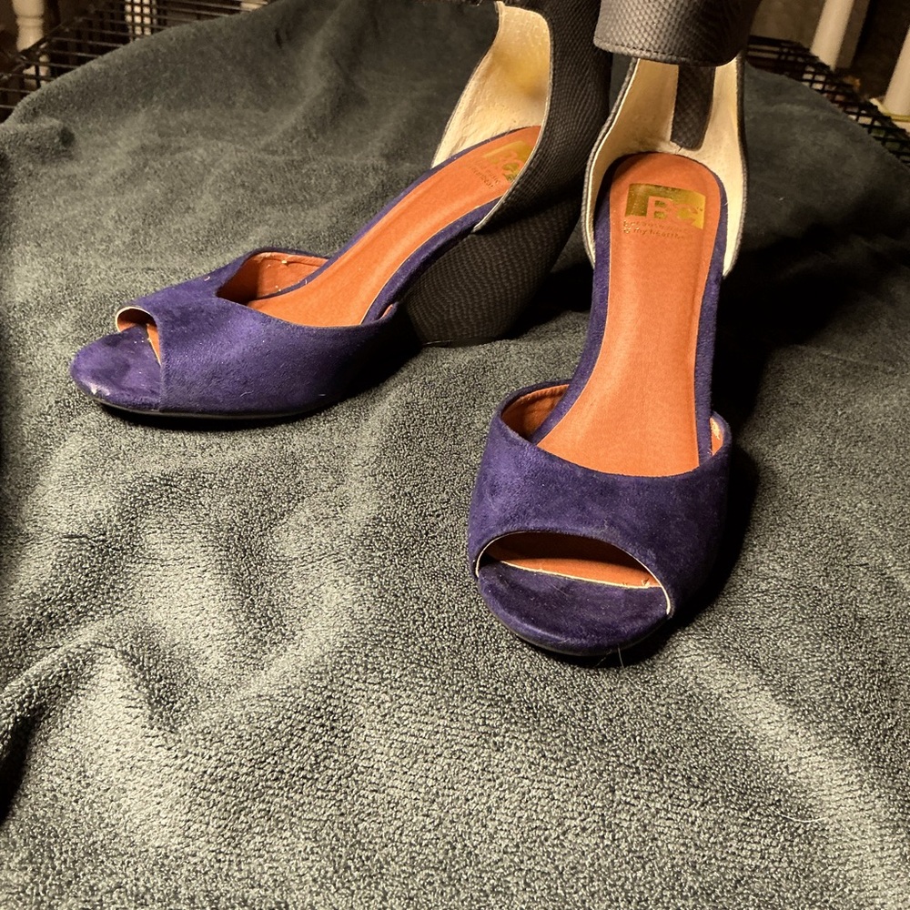 Black and Blue Heels with Open Toe and Suede Finish